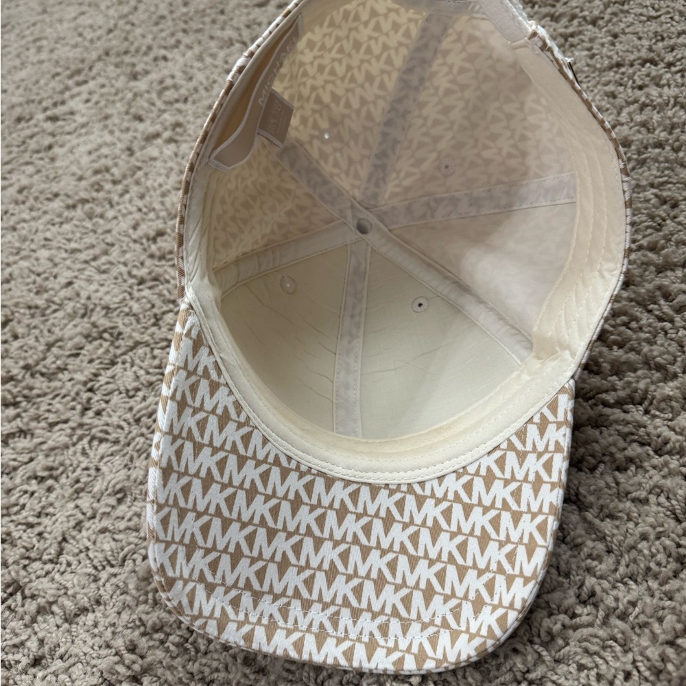 Michael Kors Ladies Cap ๐ - Picture 6 of 6
